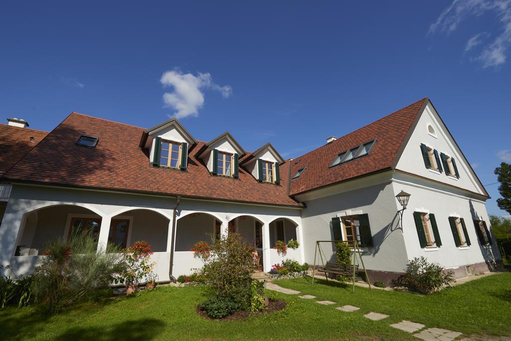 Fruehstueckspension Kleinschuster Burgau Buitenkant foto