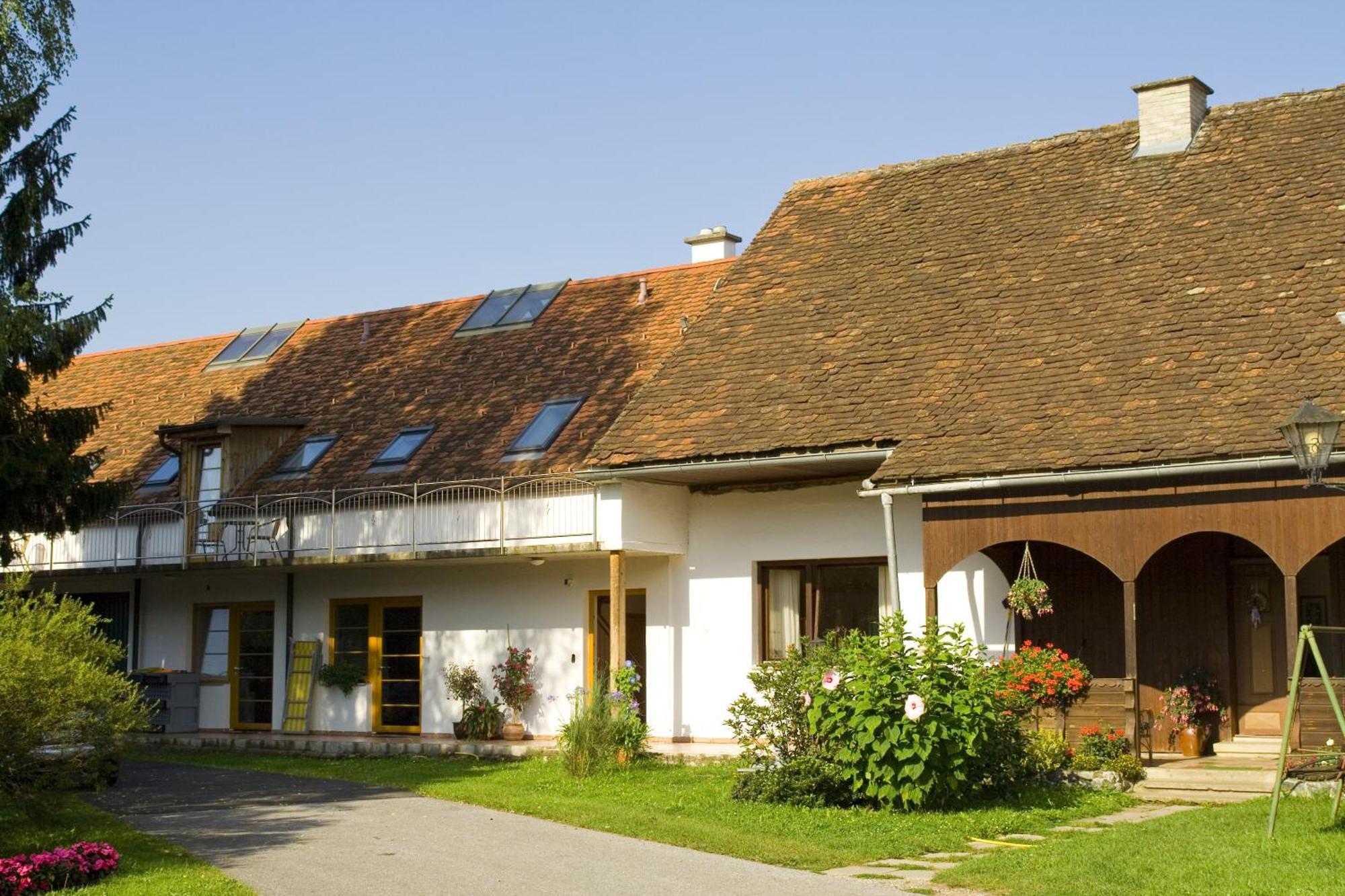 Fruehstueckspension Kleinschuster Burgau Buitenkant foto