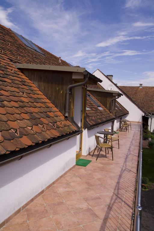 Fruehstueckspension Kleinschuster Burgau Kamer foto